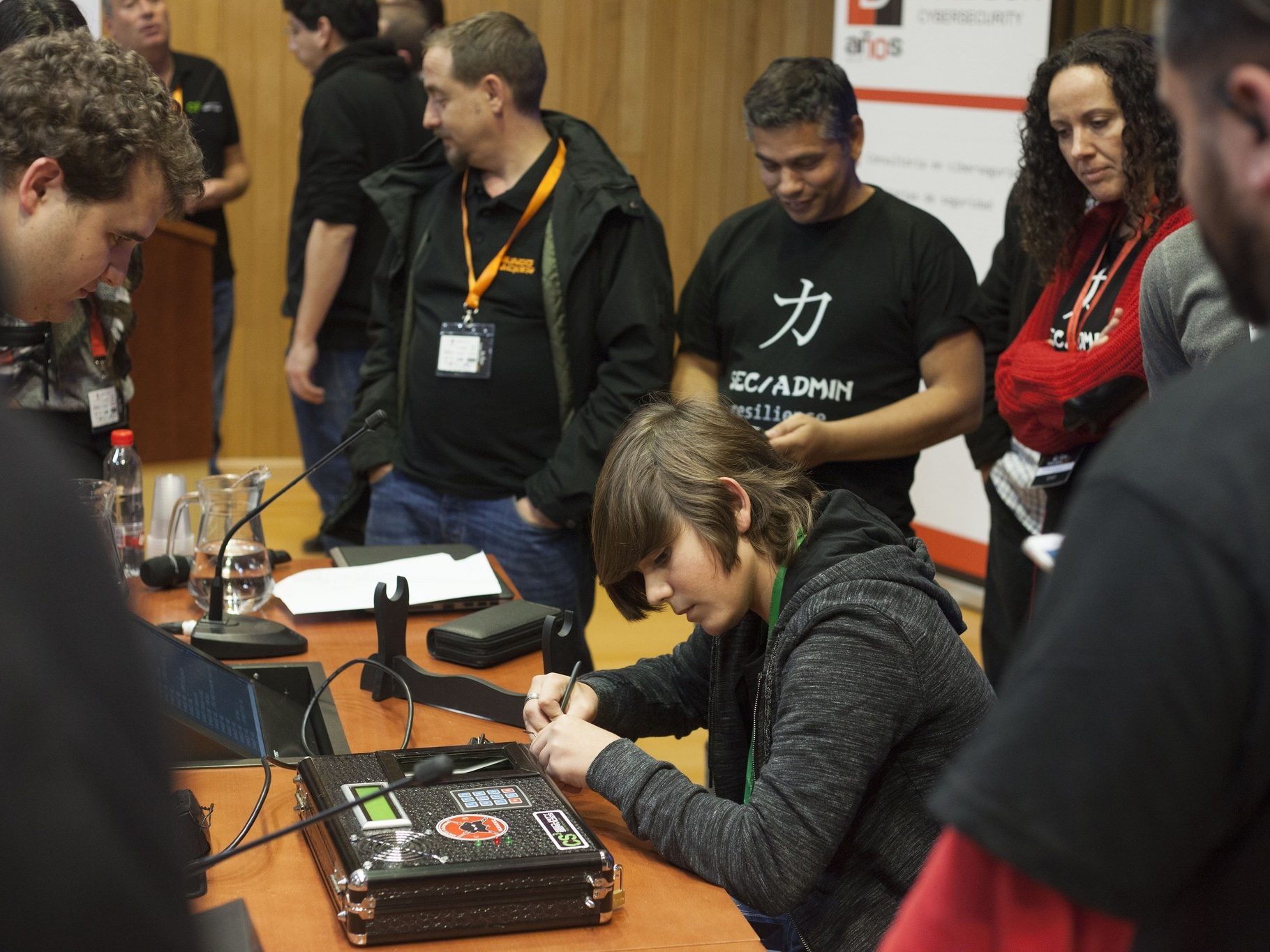 40710520292_85607ac947_k Good friends, good hackers