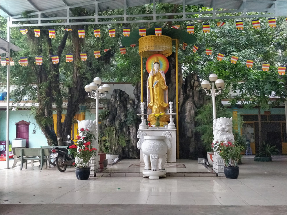 CHUA TAY PHUONG